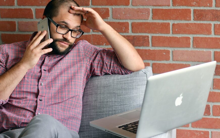 Comment gérer les sautes d’humeur d’un proche lunatique : Guide de survie pour un quotidien serein