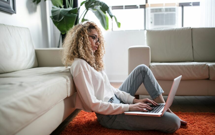 La Girl Boss à la malgache, ou l’art de vendre du rêve en temps de crise