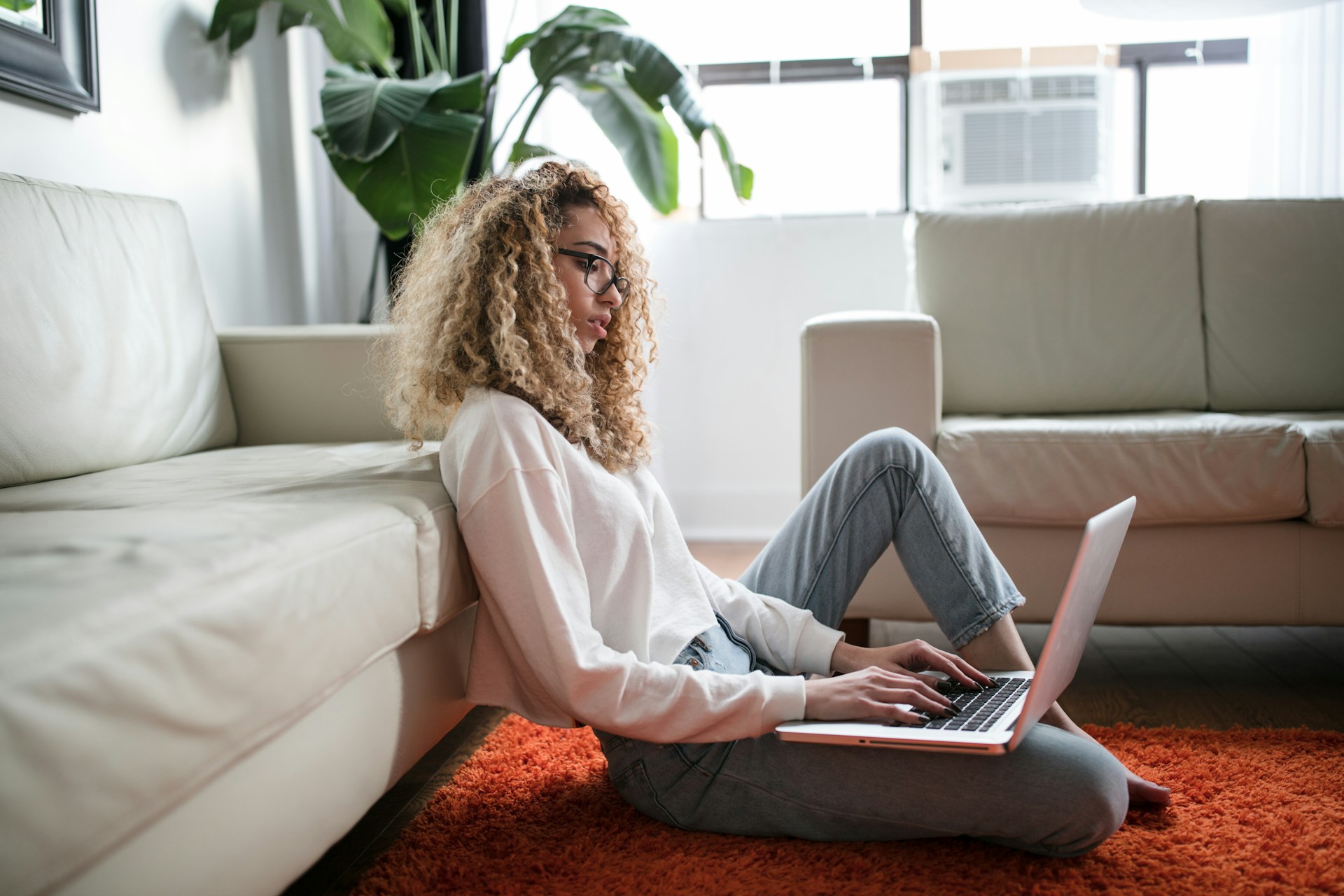 La Girl Boss à la malgache, ou l’art de vendre du rêve en temps de crise