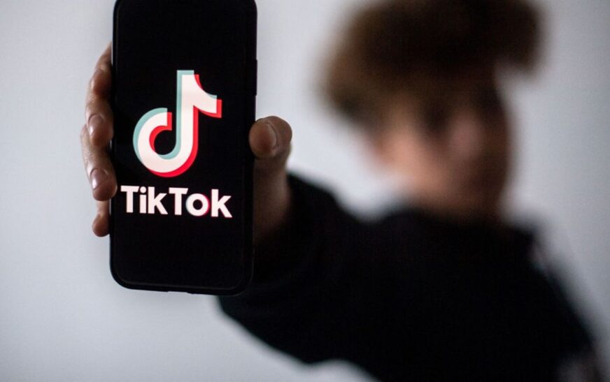 TikTok : Comment la culture du vide menace les jeunes malgaches